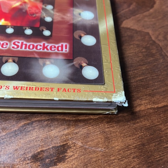 Ripleys Believe it or not Hard Gold Book. Pre Owned. - Picture 2 of 7